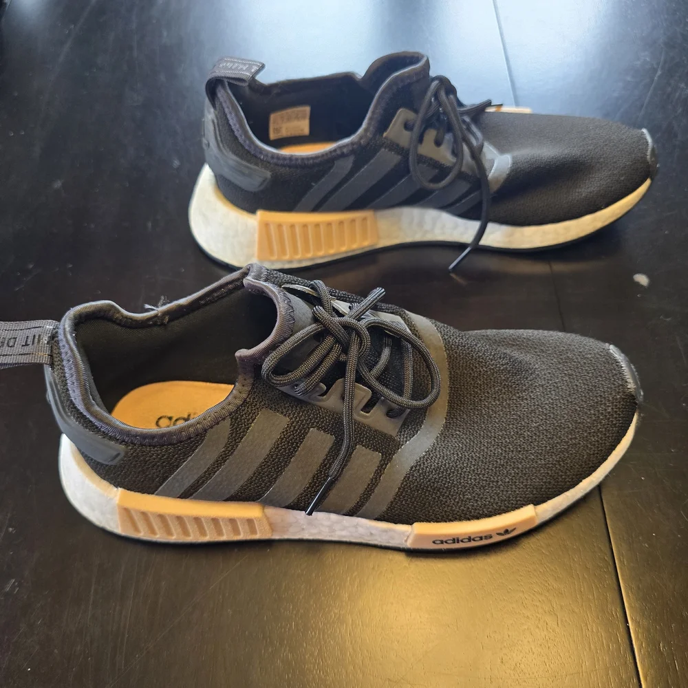 Adidas‎ NMD_R1 